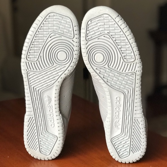 Adidas Yeezy Powerphase Calabasas Grey (Size 10) - Picture 5 of 9